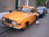 Jan jr. bij onze Saab