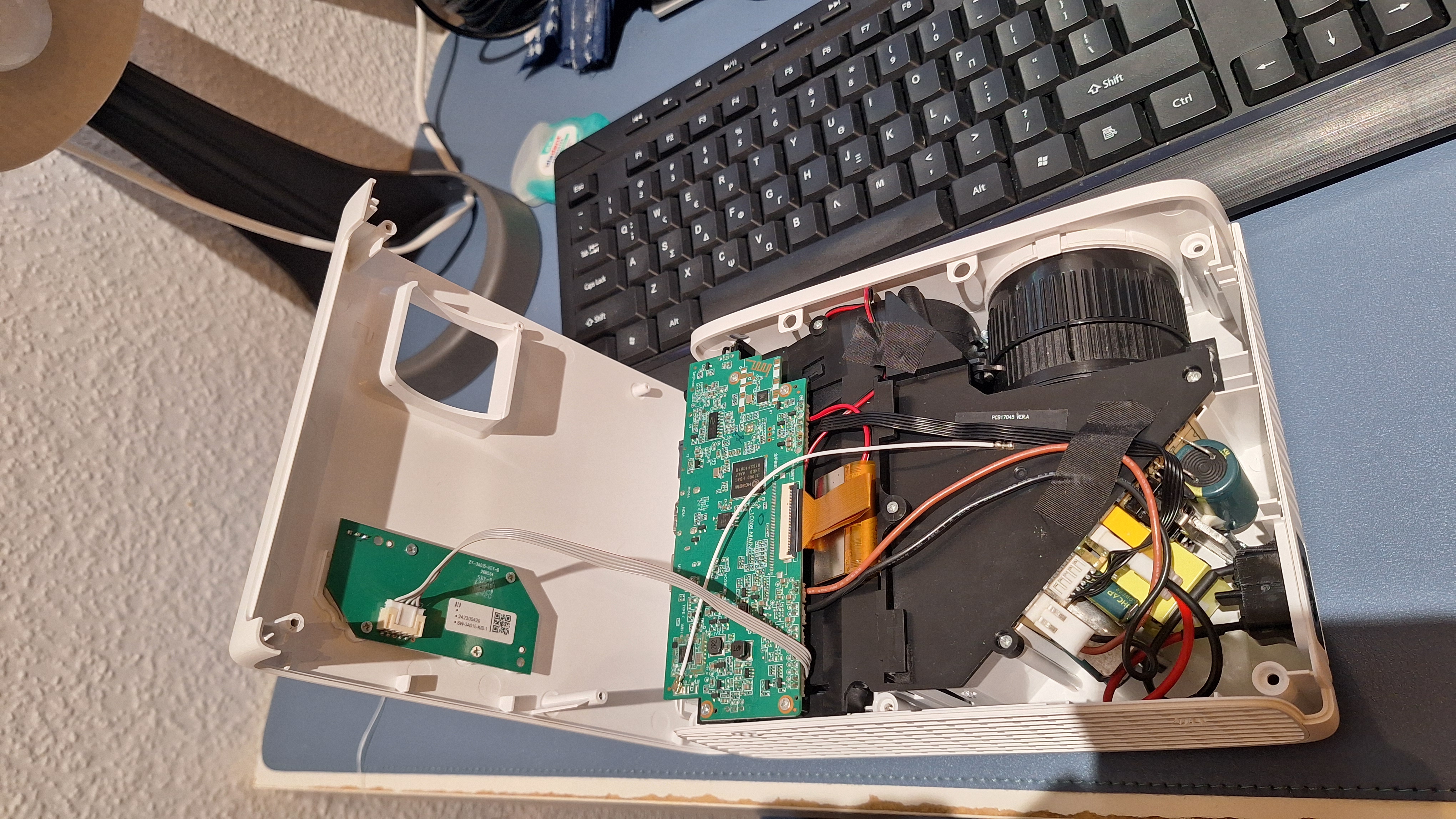 Button daughter board connected to MC with a 5 wired cable